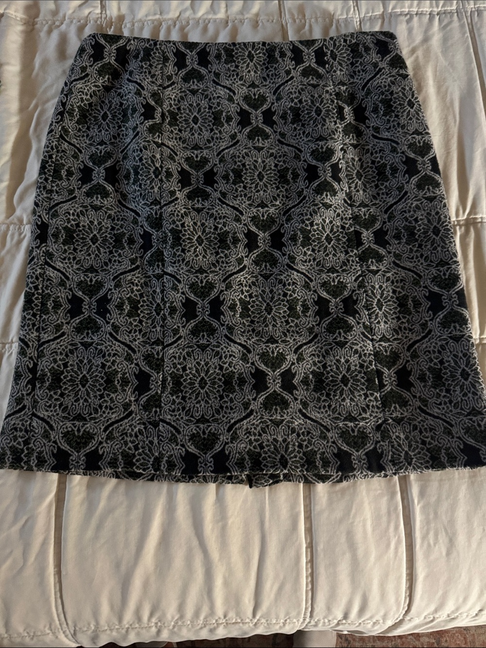 Dark Green Floral Lace-Pattern Pencil Skirt